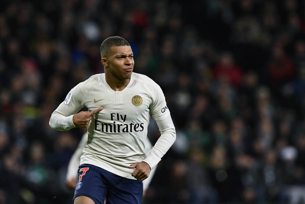 AMD第三季度营收与利润双超预期，并发布强劲第四季度业绩指引